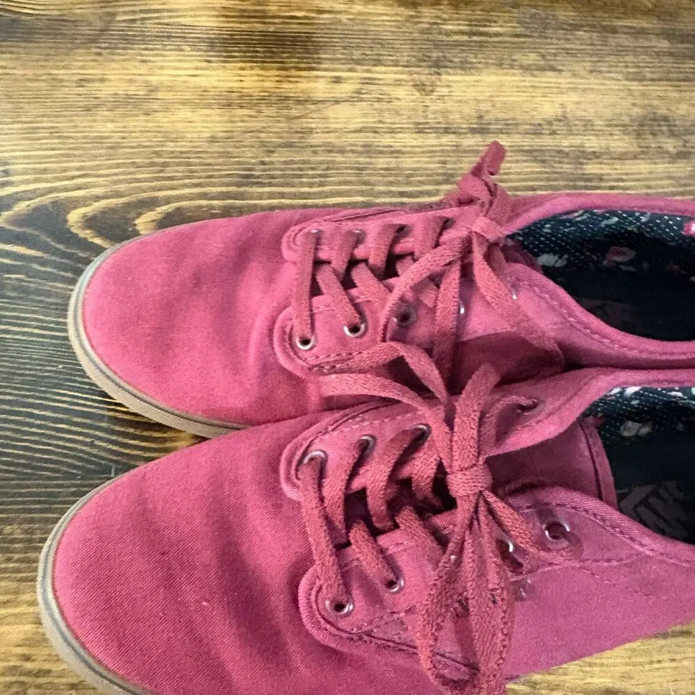 Vans Burgundy Sneakers‎ Size 8